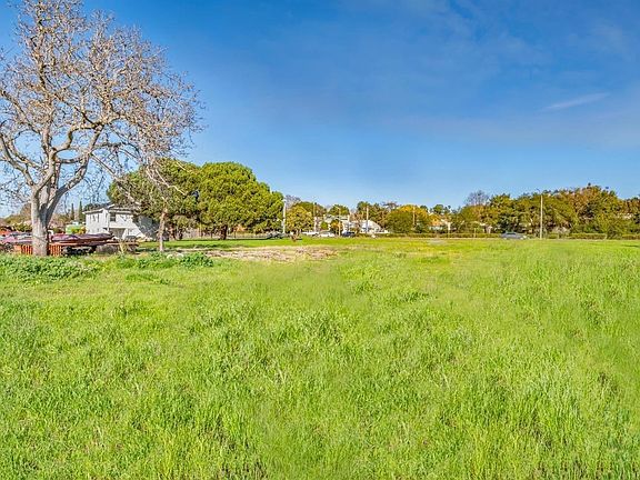 4th image of 267 Valle Vista Avenue