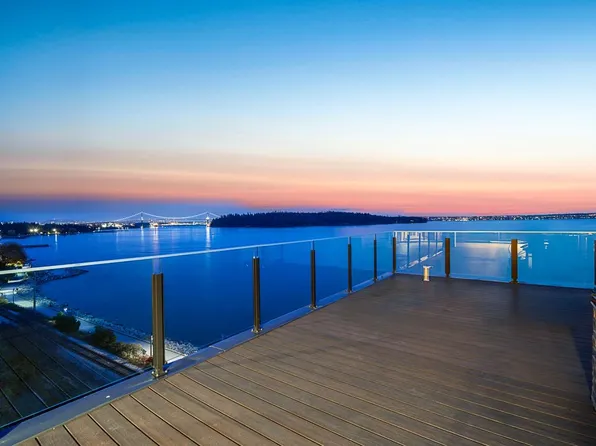 2090 Argyle Ave #602, West Vancouver, BC V7V 4R4