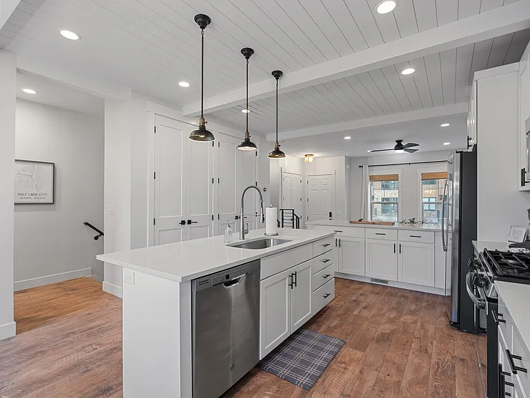 1065 W Wasatch Springs Rd — Photo 18