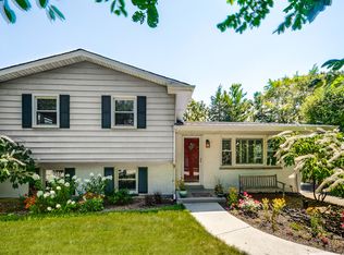 1014 W Foster Ave, Lake Bluff, IL 60044