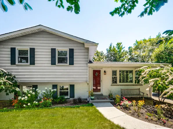 1014 W Foster Ave, Lake Bluff, IL 60044