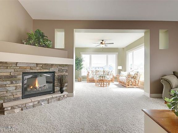 2nd image of 4202 Cottage Trl
