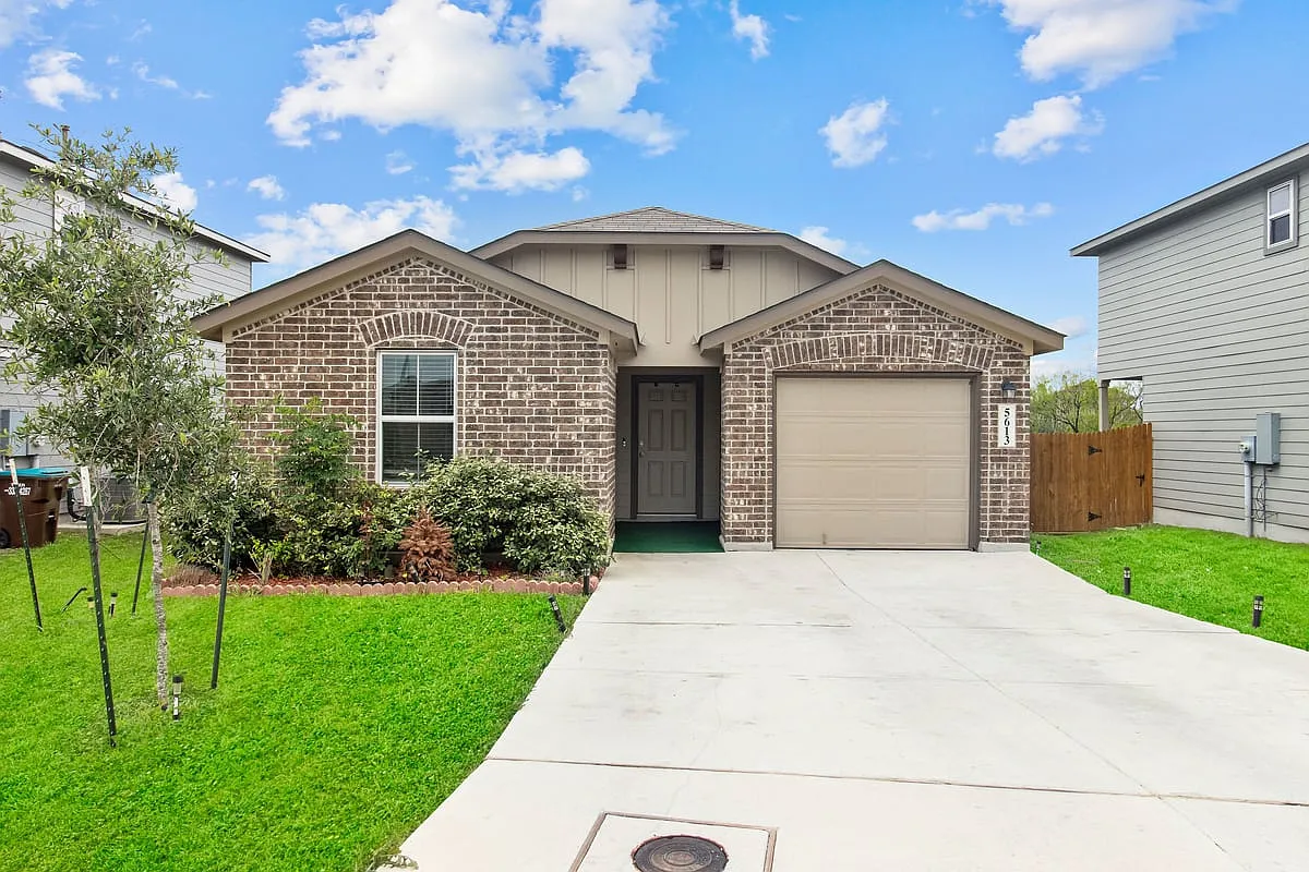5613 Tranquil Cove — Photo 1