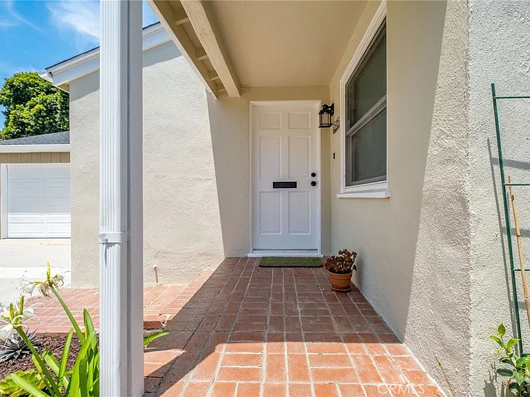 4515 Greenmeadows Ave — Photo 5