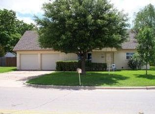 3312 Old Robinson Rd, Waco, TX 76706