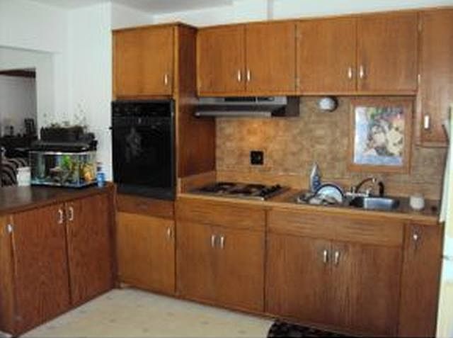 2nd image of 600 Walker St
