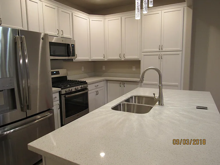 12768 S Ashington Ln — Photo 9
