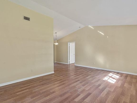 4th image of 513 10th Ct