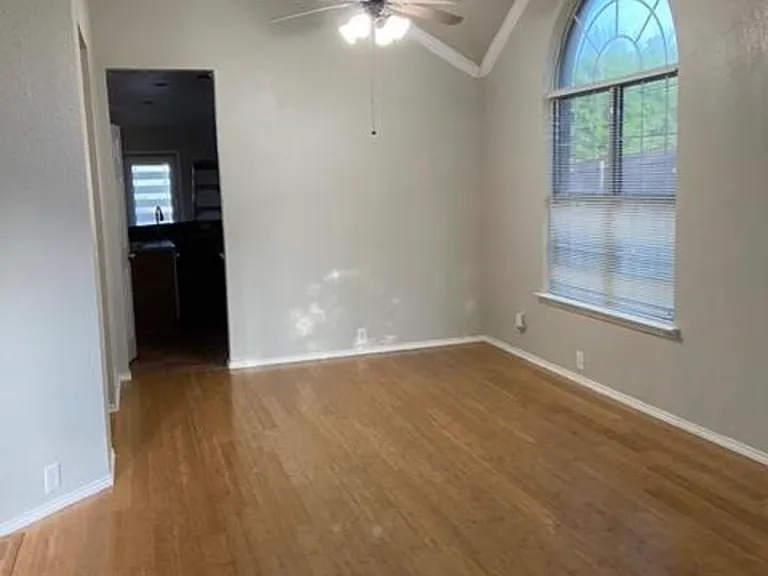 1748 Sunset Ridge Dr — Photo 11