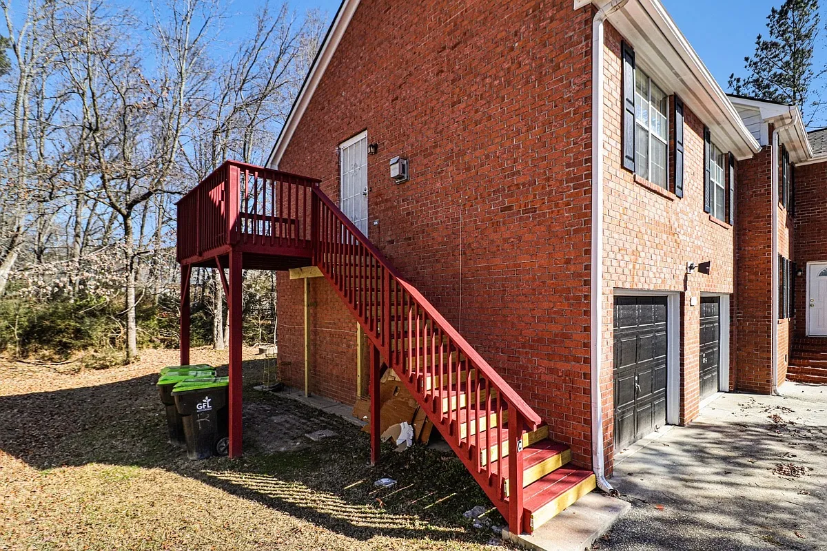 Building Photo - 2031 Sitser Ln #C