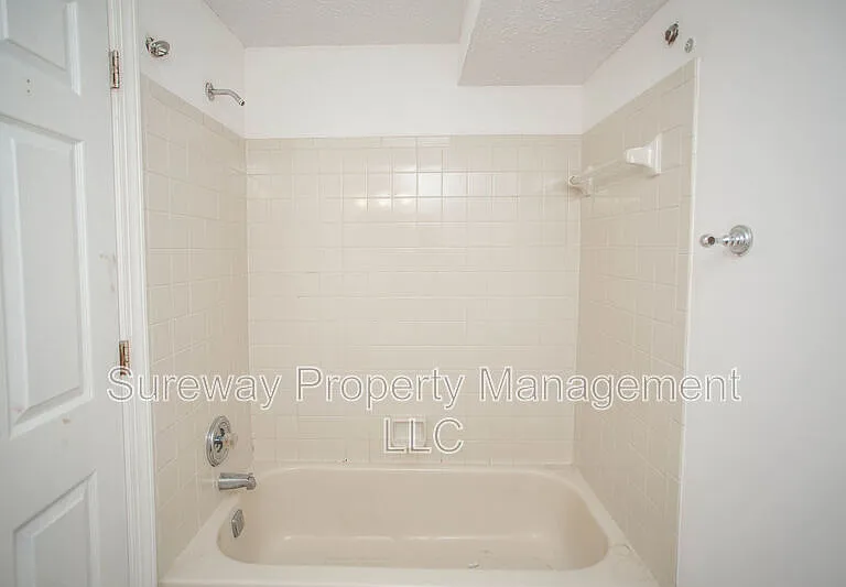 142 Kenwood Dr — Photo 24