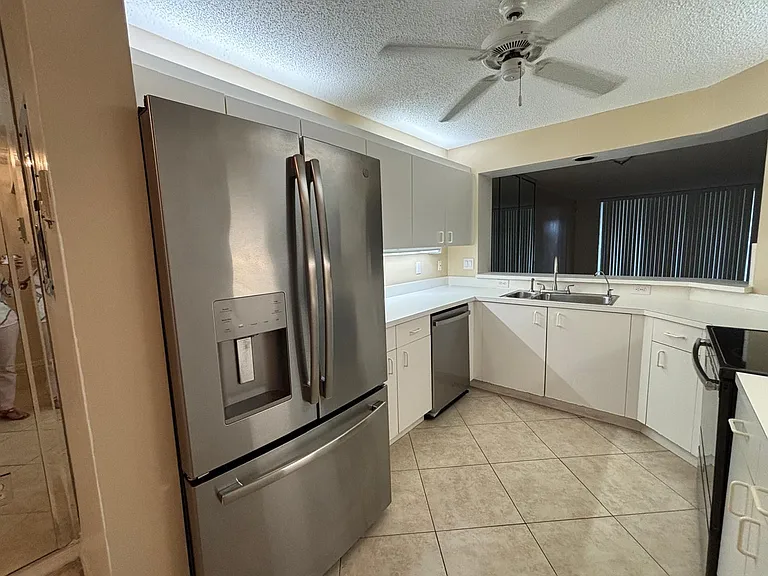 7866 Trent Dr — Photo 28