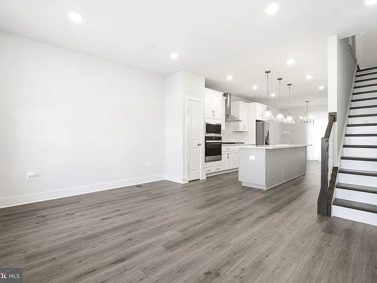 116 Crown St — Photo 11