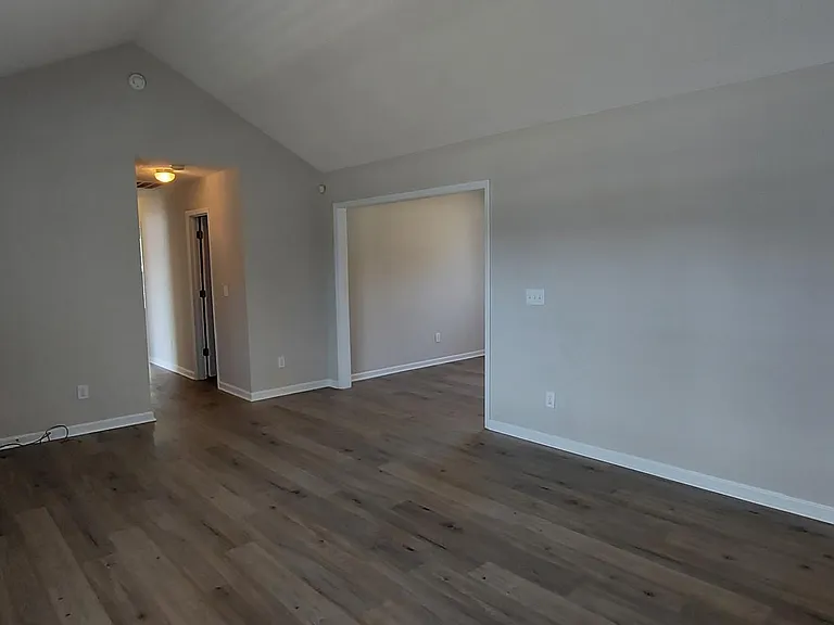 2106 Sapling Ct — Photo 15