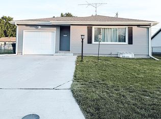 1011 E 31st St, Kearney, NE 68847