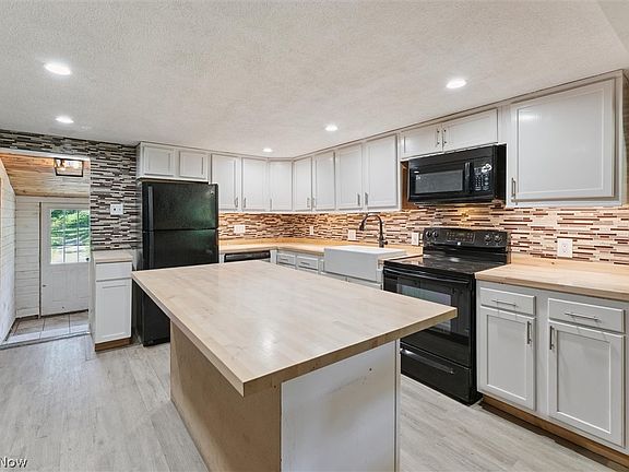 5th image of 29655 Buck Rd