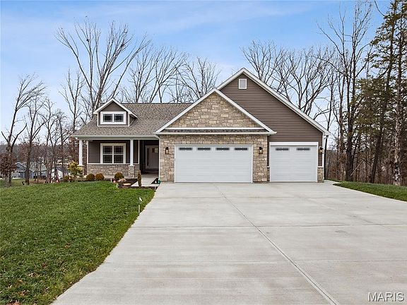 2nd image of 442 Shady Trail Dr