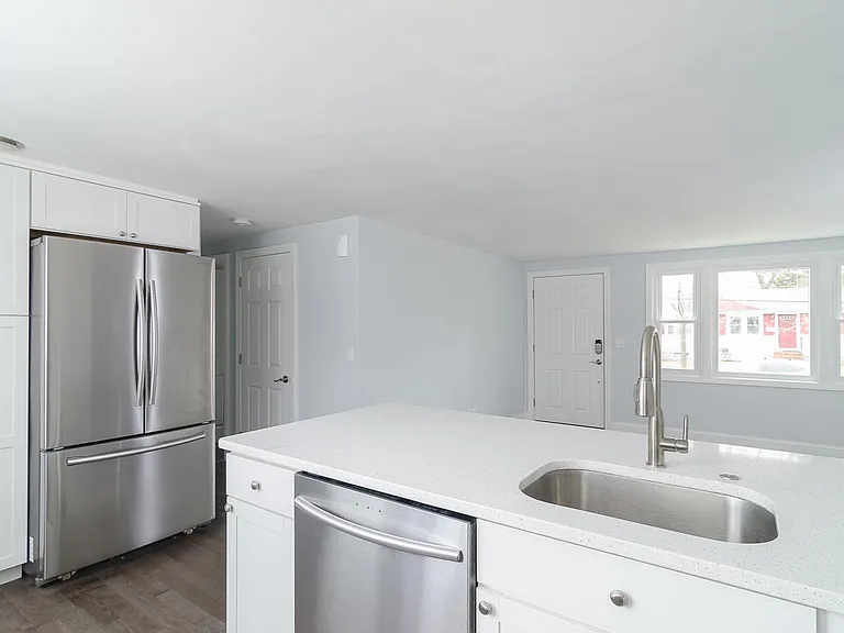67 Rhodes Cir — Photo 6