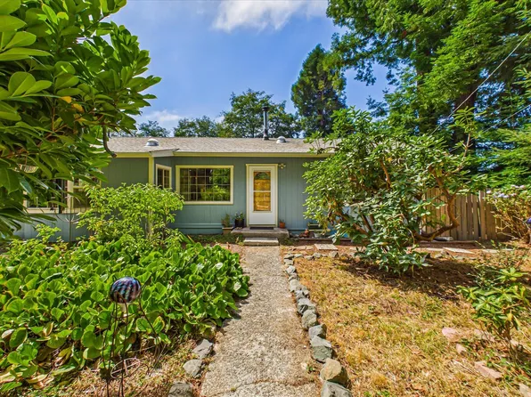 1876 Blake Rd, McKinleyville, CA 95519