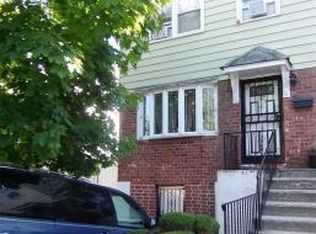 16004 77th Ave, Fresh Meadows, NY 11366