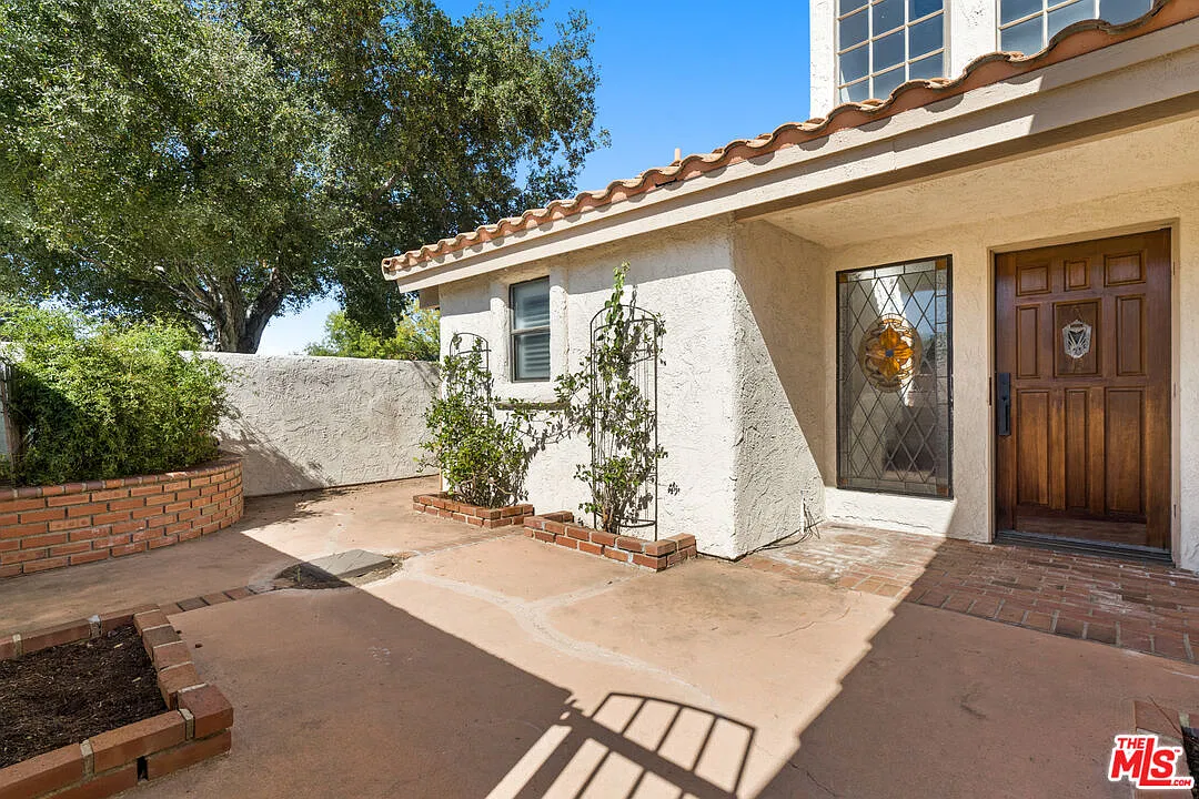 3 bed, 3.0 bath, 2161 sqft, $4,250 — Photo 4