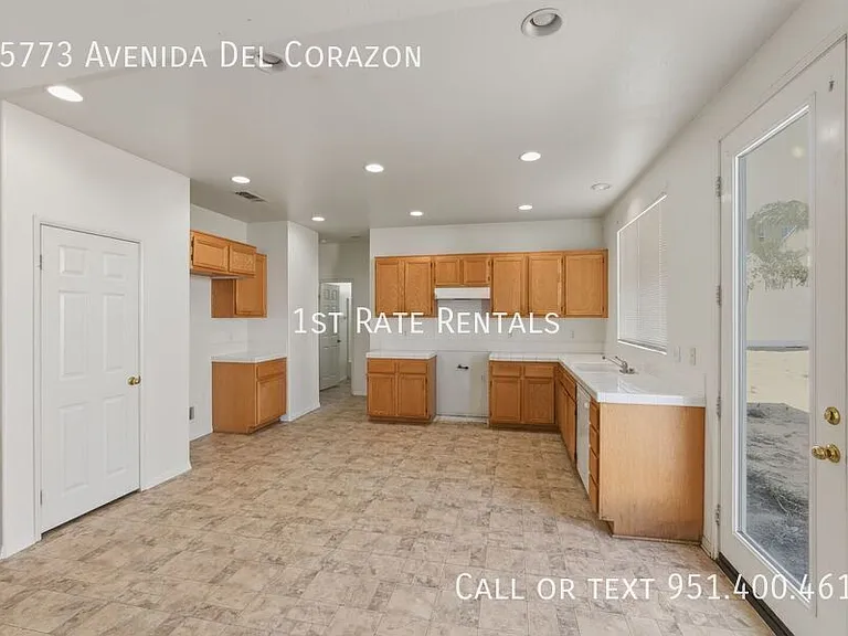15773 Avenida Del Corazon — Photo 5