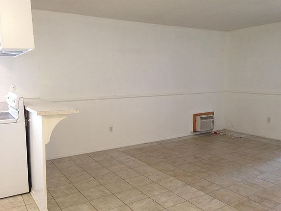 5th image of 420 W Orangewood Ave APT D