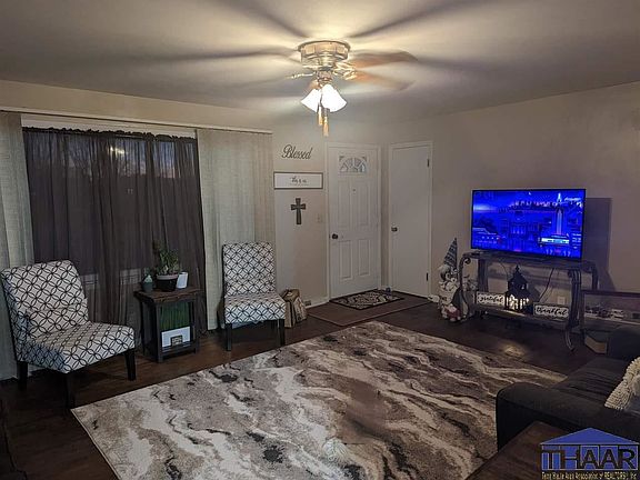 4th image of 97 E Village Dr