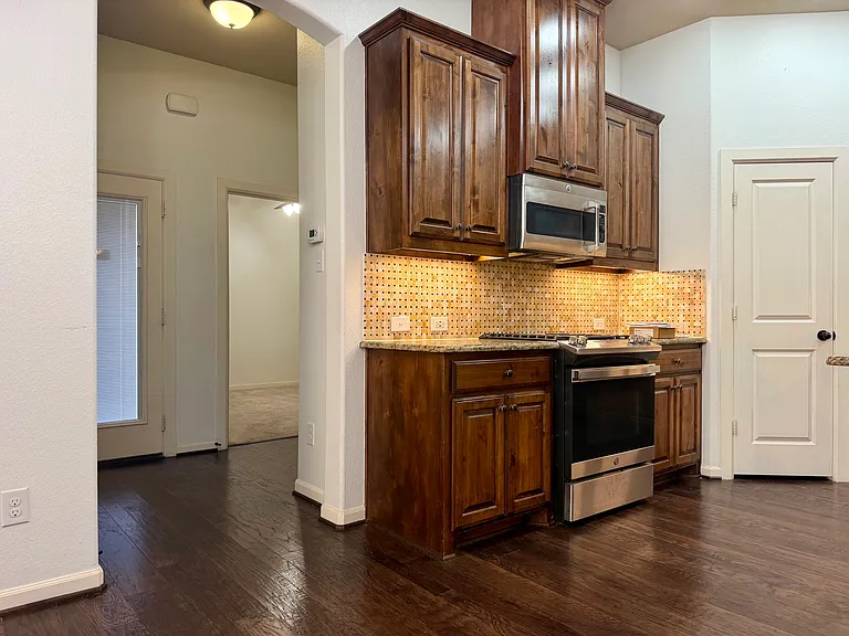 1014 Lone Ivory Trl — Photo 31