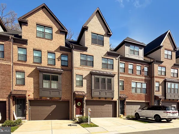 3795 Rainier Dr, Fairfax, VA 22033