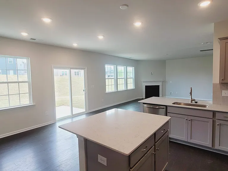 18118 New Mark Ave — Photo 9