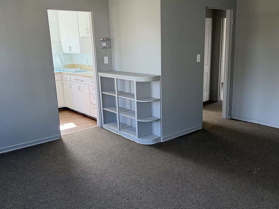1st image of 404 E 16th St #9