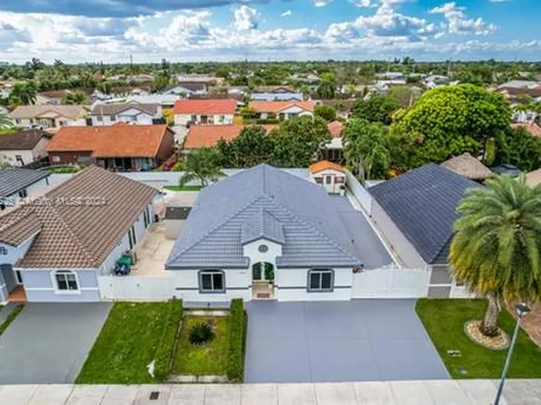 16894 SW 143rd Pl, Miami, FL 33177