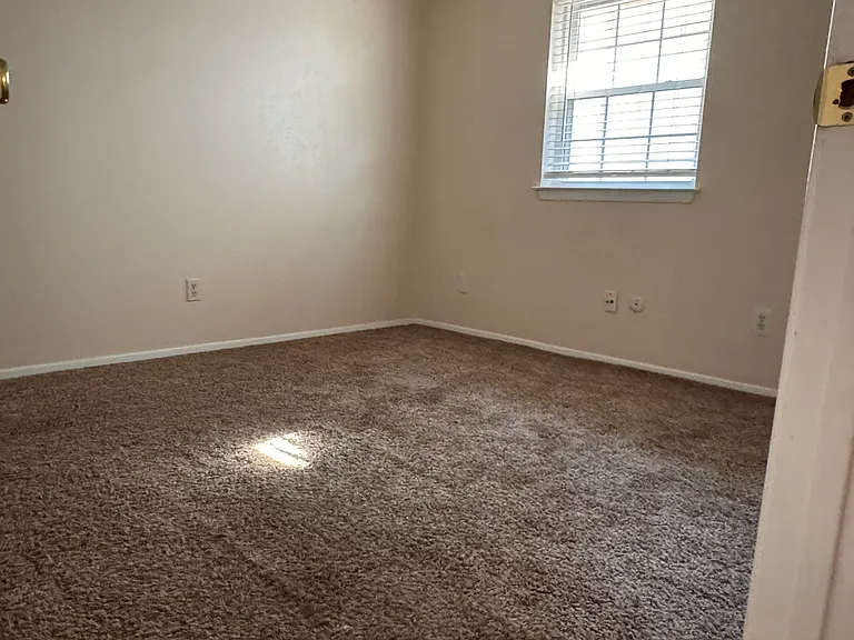 868 Chateau Valee Cir — Photo 6