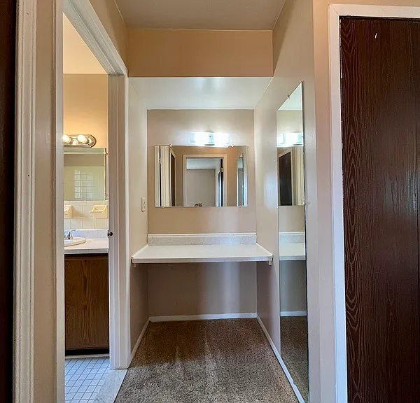 939 James St #12 — Photo 8