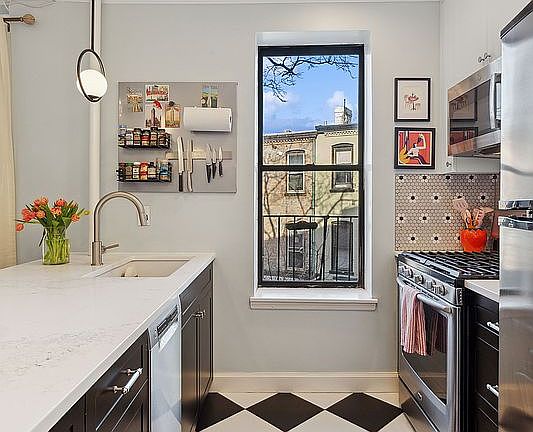 4th image of 21 Butler Pl APT 3C