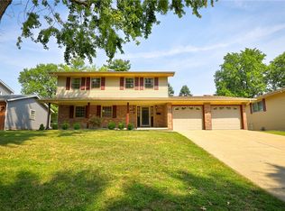 710 W Karen Ct, Decatur, IL 62526