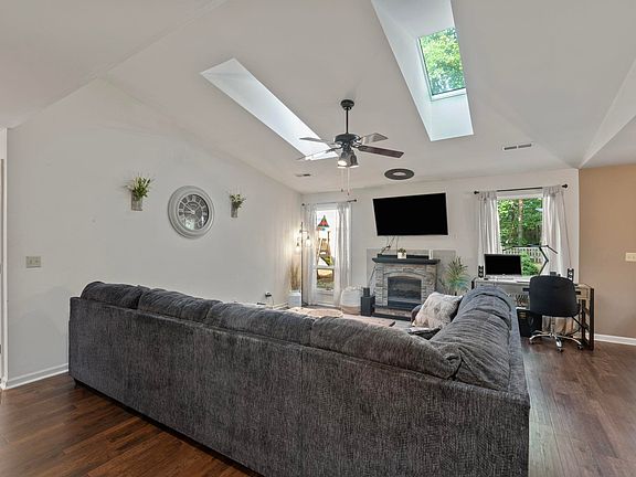 5th image of 20 Kiowa Ln