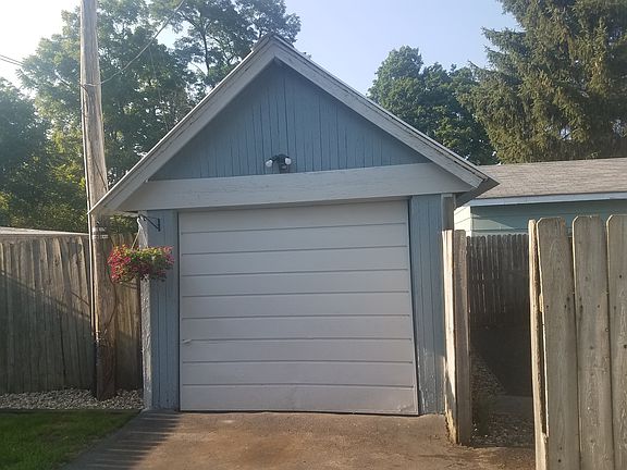 2nd image of 317 E Division St