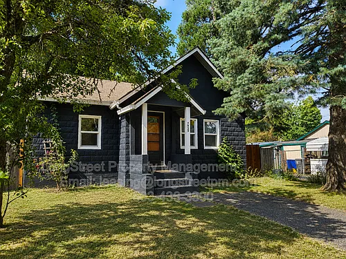 7935 SE Bybee Blvd Photo 1