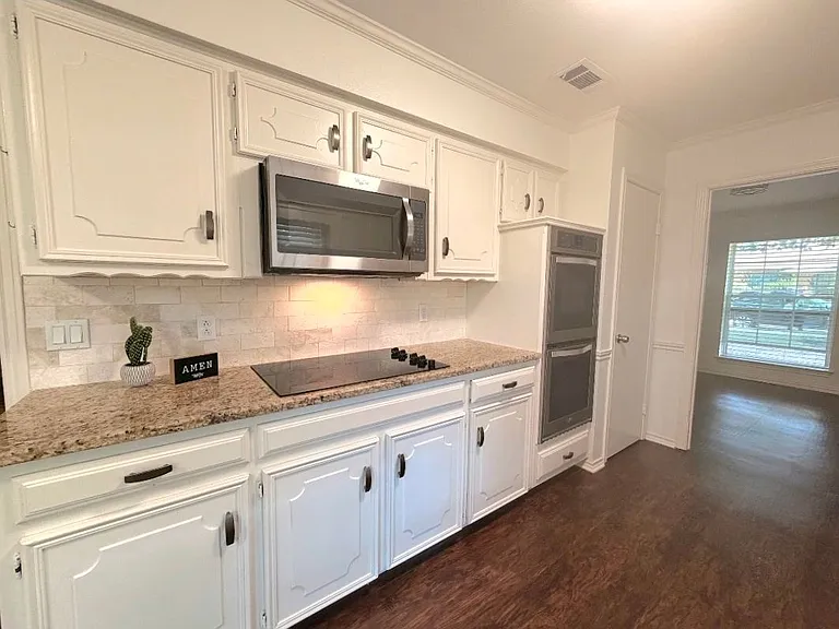 3433 Lynbrook Dr — Photo 3