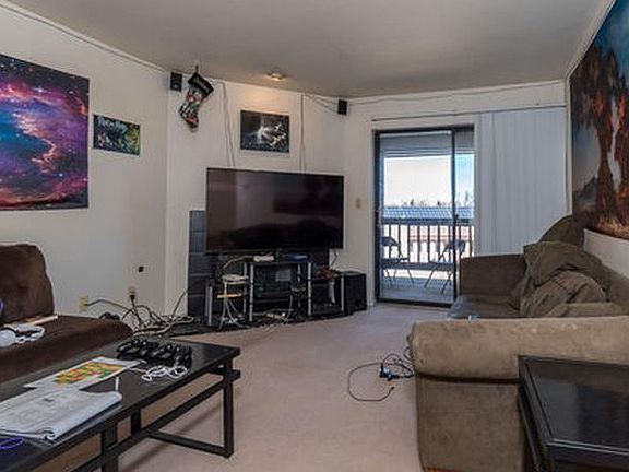 4th image of 2727 Folsom St APT 319