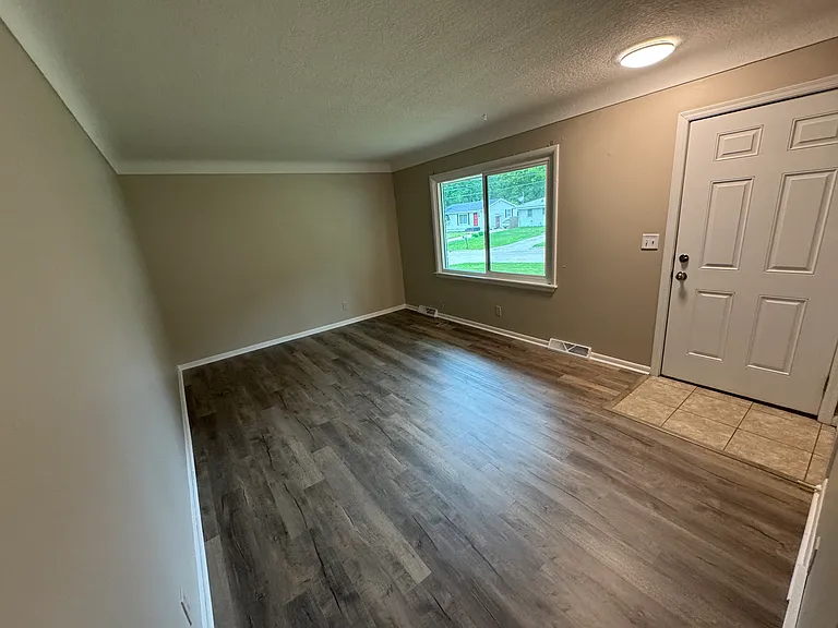 2653 E Sheridan Ave — Photo 2