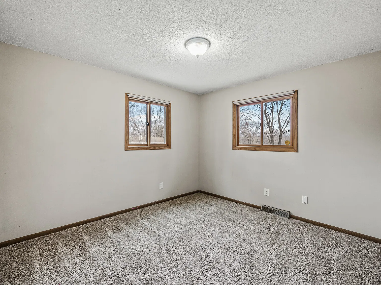 3 bed, 1.5 bath, 1839 sqft, $2,950 — Photo 4