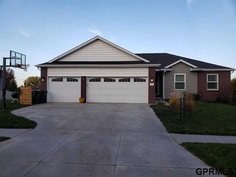 1st image of 7940 Leo Ln