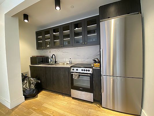 3rd image of 2 N Henry St #4B