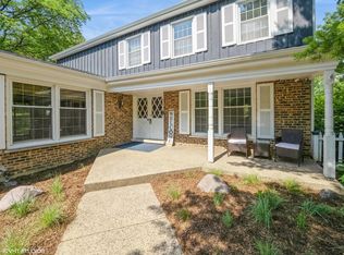 200 Red Barn Ln, Barrington, IL 60010