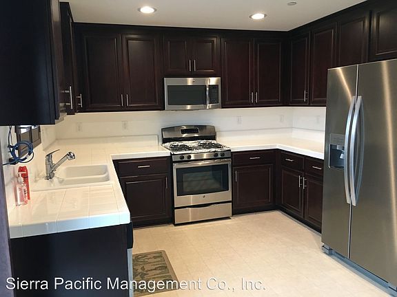 4th image of 1033 Elmer Dr