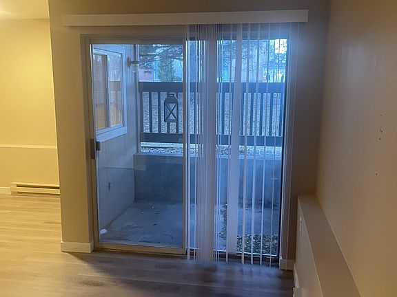 4th image of 4531 Boardwalk Dr #X