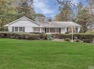 18 Coldport Dr, Huntington, NY 11743